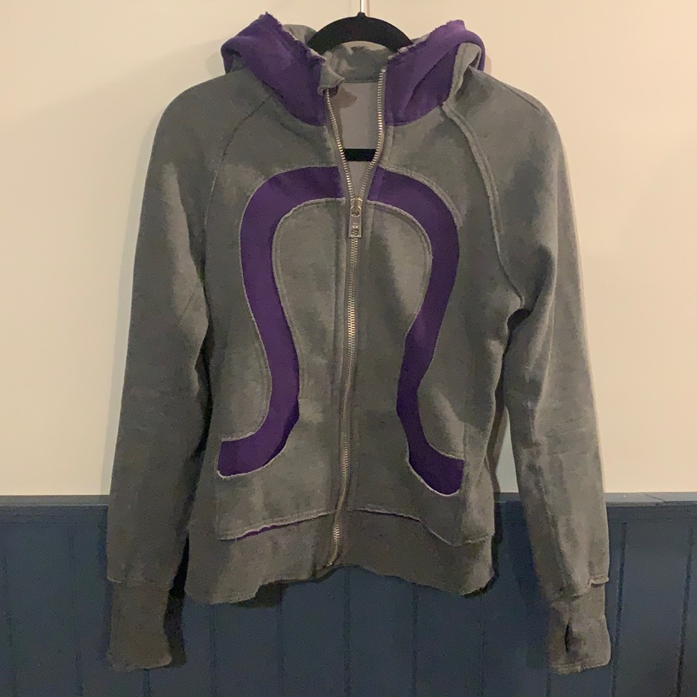 Lululemon Sweater - Picture 1 of 7